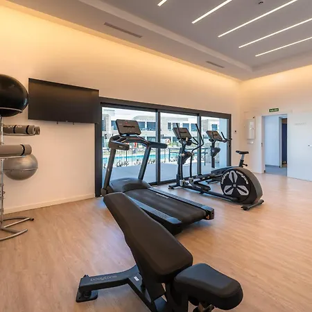 Newly Built 2 Bdrm Modern Oasis W Gym & Pool Apartamento *