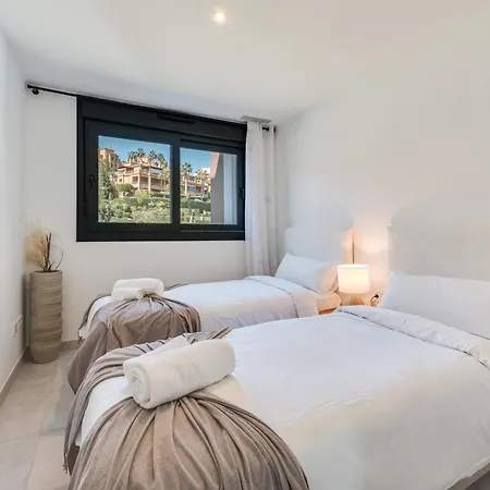 Newly Built 2 Bdrm Modern Oasis W Gym & Pool Apartamento Estepona