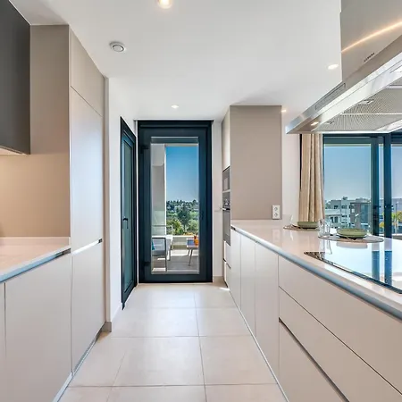 Apartment Newly Built 2 Bdrm Modern Oasis W Gym & Pool *