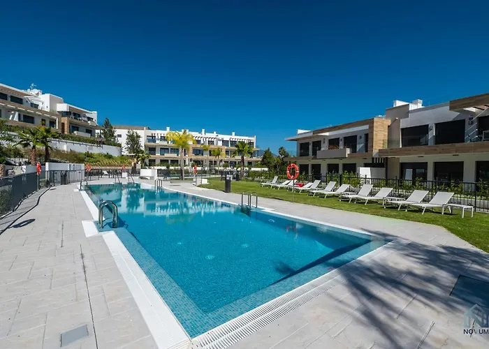 Newly Built 2 Bdrm Modern Oasis W Gym & Pool *