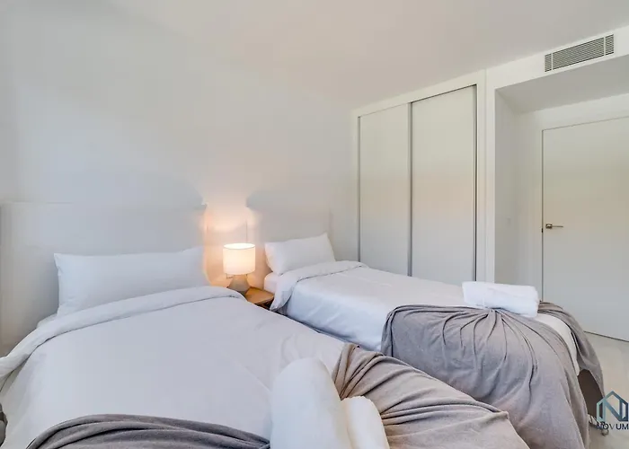 Newly Built 2 Bdrm Modern Oasis W Gym & Pool Apartamento *