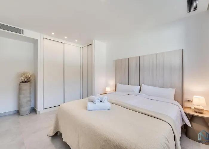 Newly Built 2 Bdrm Modern Oasis W Gym & Pool Appartement Estepona