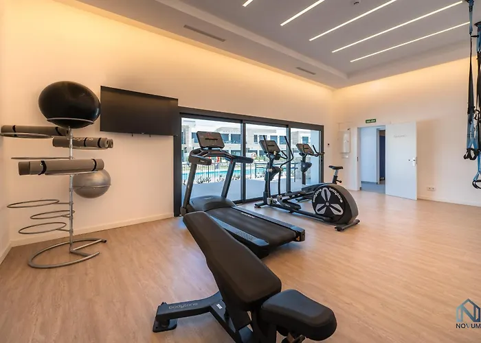 Newly Built 2 Bdrm Modern Oasis W Gym & Pool Apartamento *