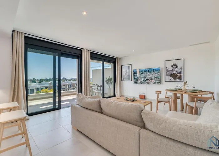 Newly Built 2 Bdrm Modern Oasis W Gym & Pool *