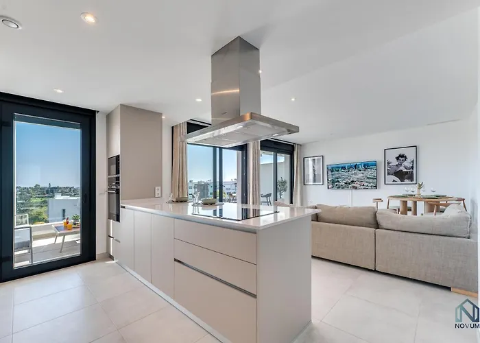 Newly Built 2 Bdrm Modern Oasis W Gym & Pool Appartement Estepona