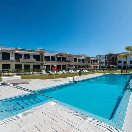 Newly Built 2 Bdrm Modern Oasis W Gym & Pool * Естепона