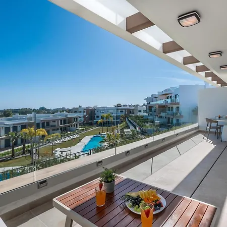 Newly Built 2 Bdrm Modern Oasis W Gym & Pool Апартаменти