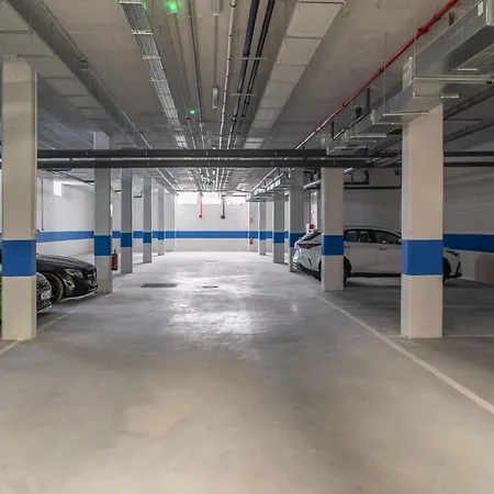 Newly Built 2 Bdrm Modern Oasis W Gym & Pool Апартаменти Естепона