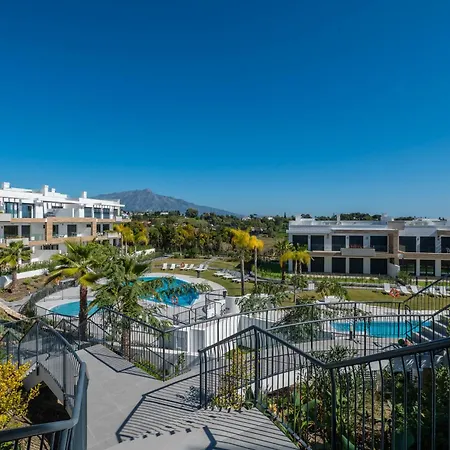 Newly Built 2 Bdrm Modern Oasis W Gym & Pool 에스테포나